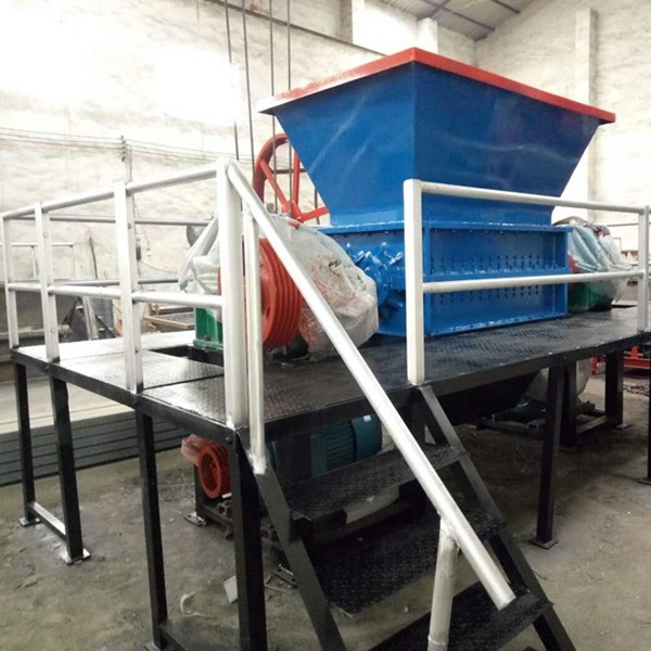 廢舊布料撕碎機(jī)