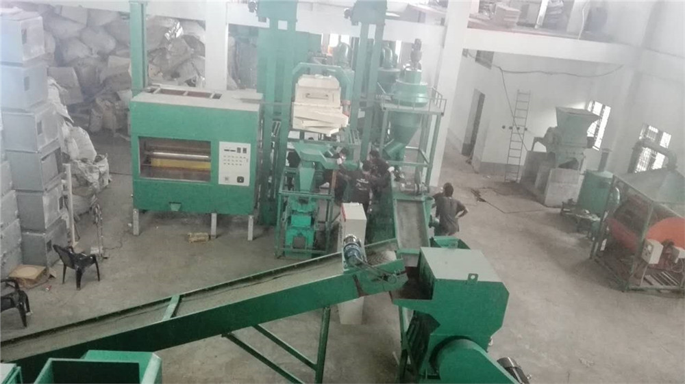 廢舊手機(jī)鋰電池回收設(shè)備.jpg 廢舊手機(jī)鋰電池回收設(shè)備.jpg