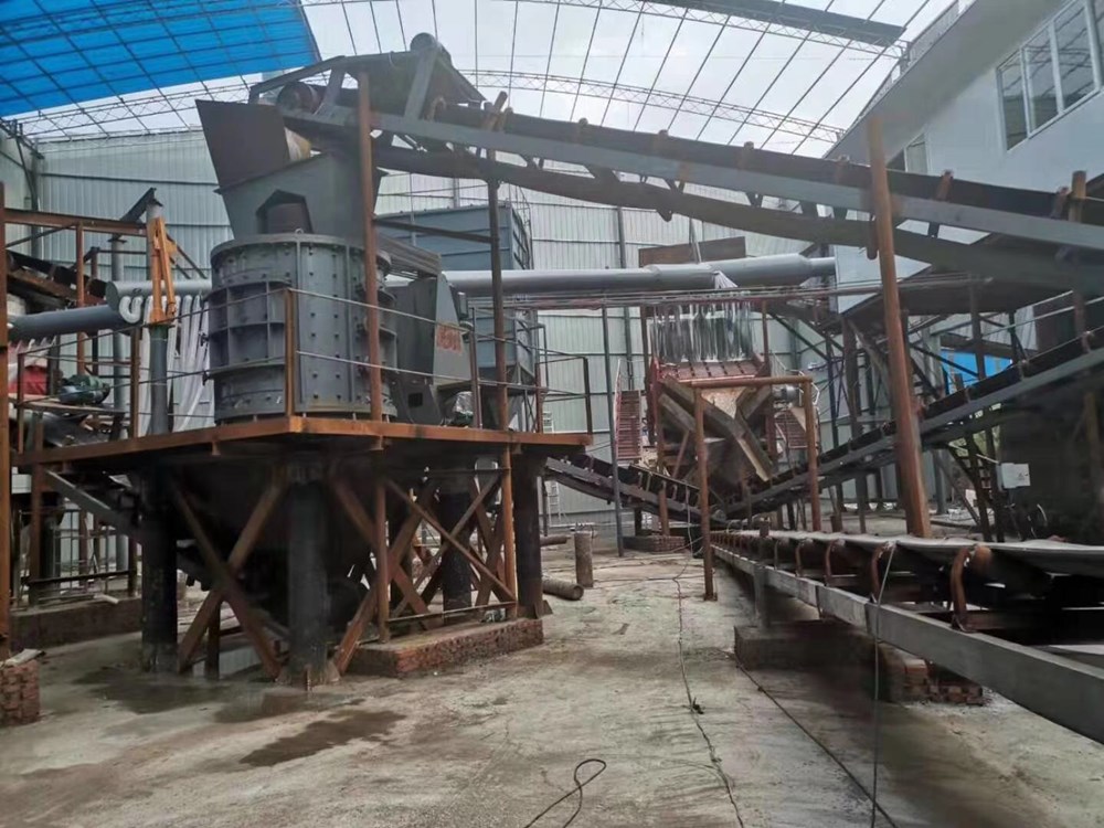 轉(zhuǎn)子破碎機(jī)現(xiàn)場(chǎng).jpg 轉(zhuǎn)子破碎機(jī)現(xiàn)場(chǎng).jpg