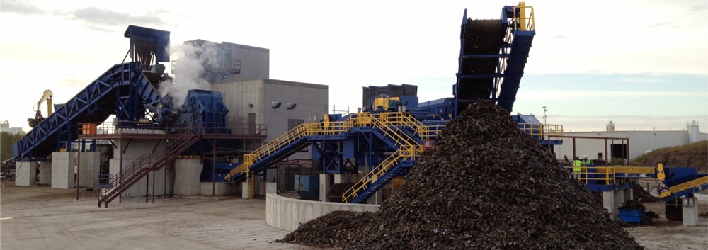 金屬粉碎機(jī)現(xiàn)場.jpg 金屬粉碎機(jī)現(xiàn)場.jpg